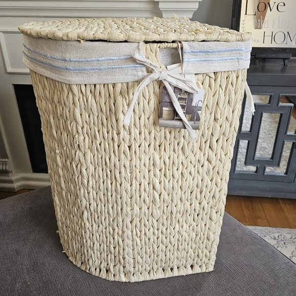 HOTEL ΜΑΥΖΟΝ BY RGI HOME Half Moon Wicker Laundry Hamper Basket with Lid Handles - Picture 2 of 16
